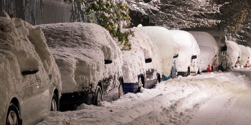 Arctic Blast Brings Frigid Temps and Heavy Snow to U.S., Up to 5 Feet Expected in New York