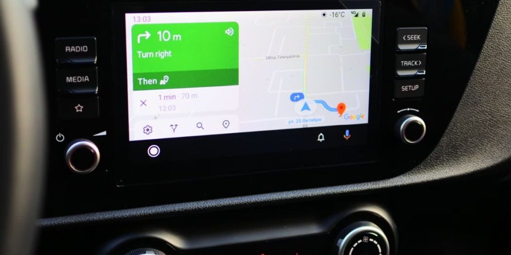 Google Maps Streamlines Police Reporting on Android Auto for Safer Driving (1)