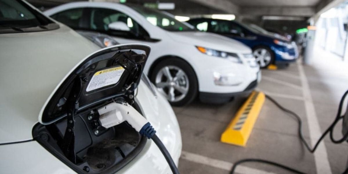 Colorado Moving to Reduce EV Tax Credits While Aiming for 100% Electric Vehicles by 2050