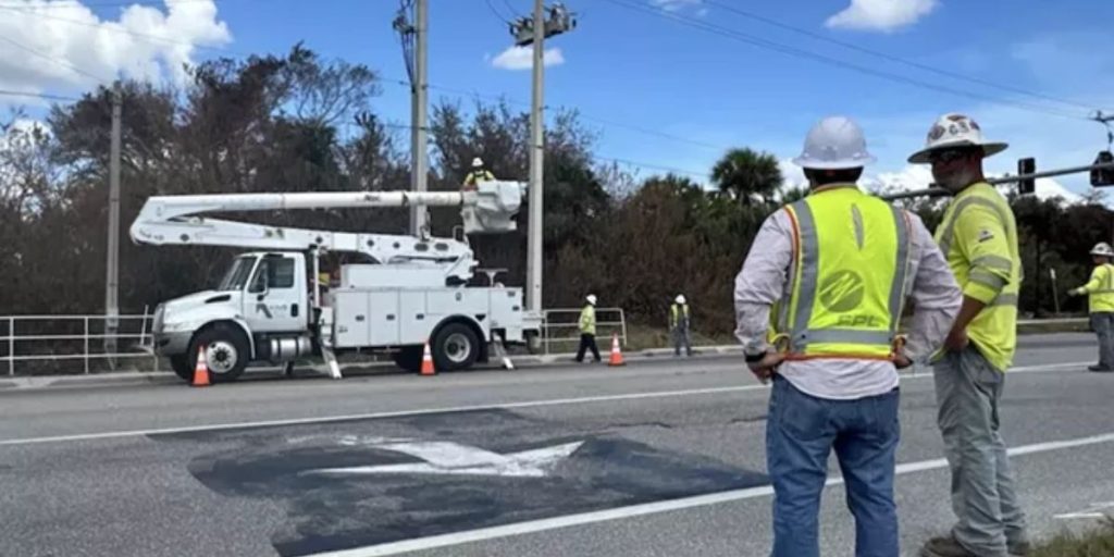 Florida Power & Light Customers to See Bill Increase for Hurricane Costs (1)