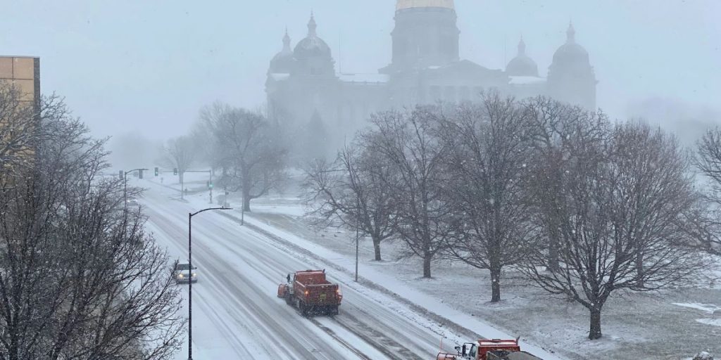 Iowa Gets Foggy Start to the Week, Cold Weekend Ahead with Highs in the 20s (1)