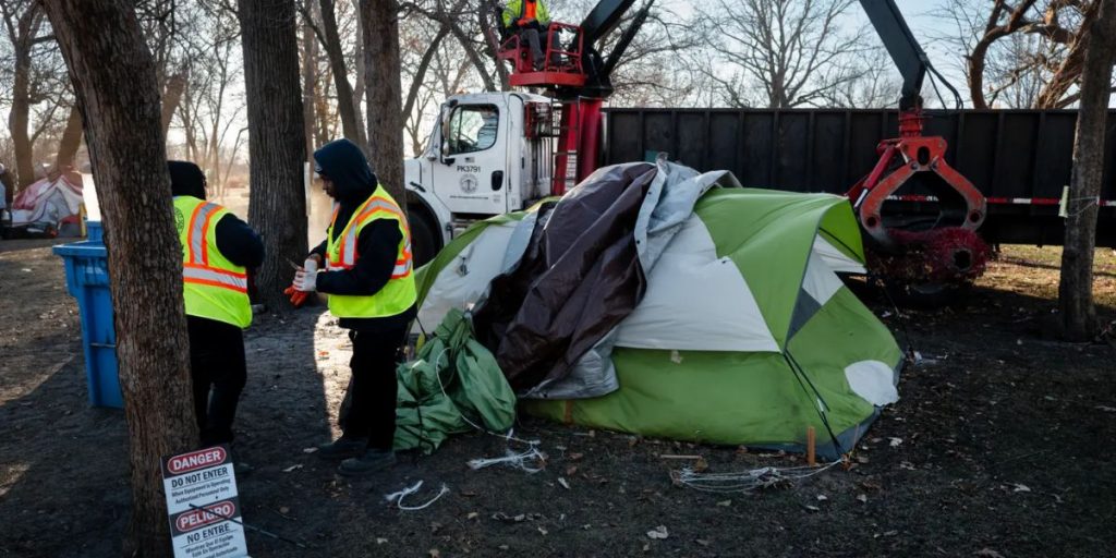 Largest Homeless Encampment Cleared in Chicago, Residents Shifted to Shelters and Apartments by City Officials (1)