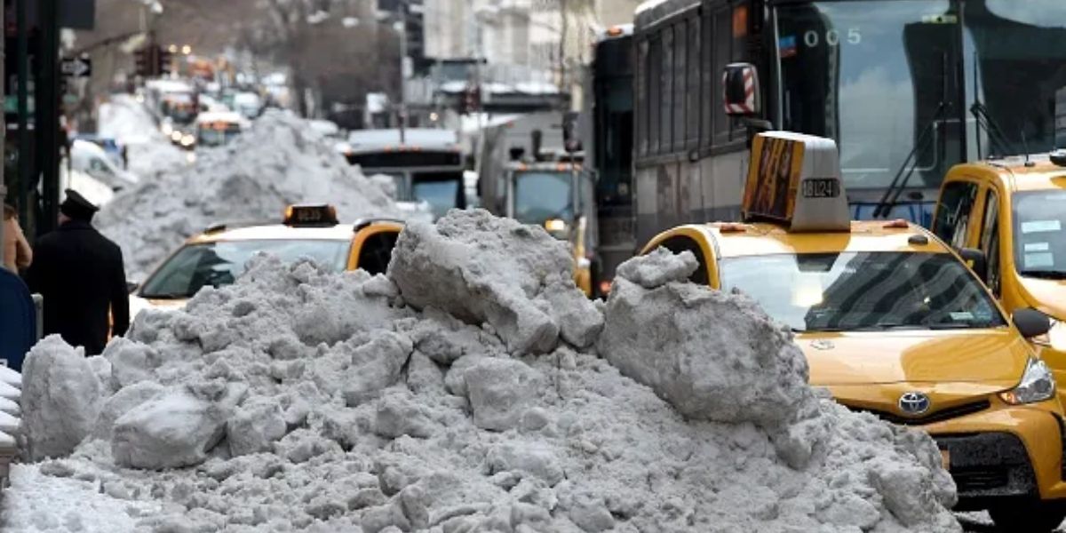 Snowstorm Hits Oneida County Tonight: New York Residents Prepare for Slippery Roads