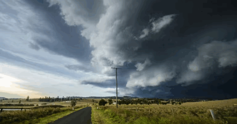 Prepare Now: Risk of Strong, Severe Storms as Widespread Rain Sweeps Across Regions